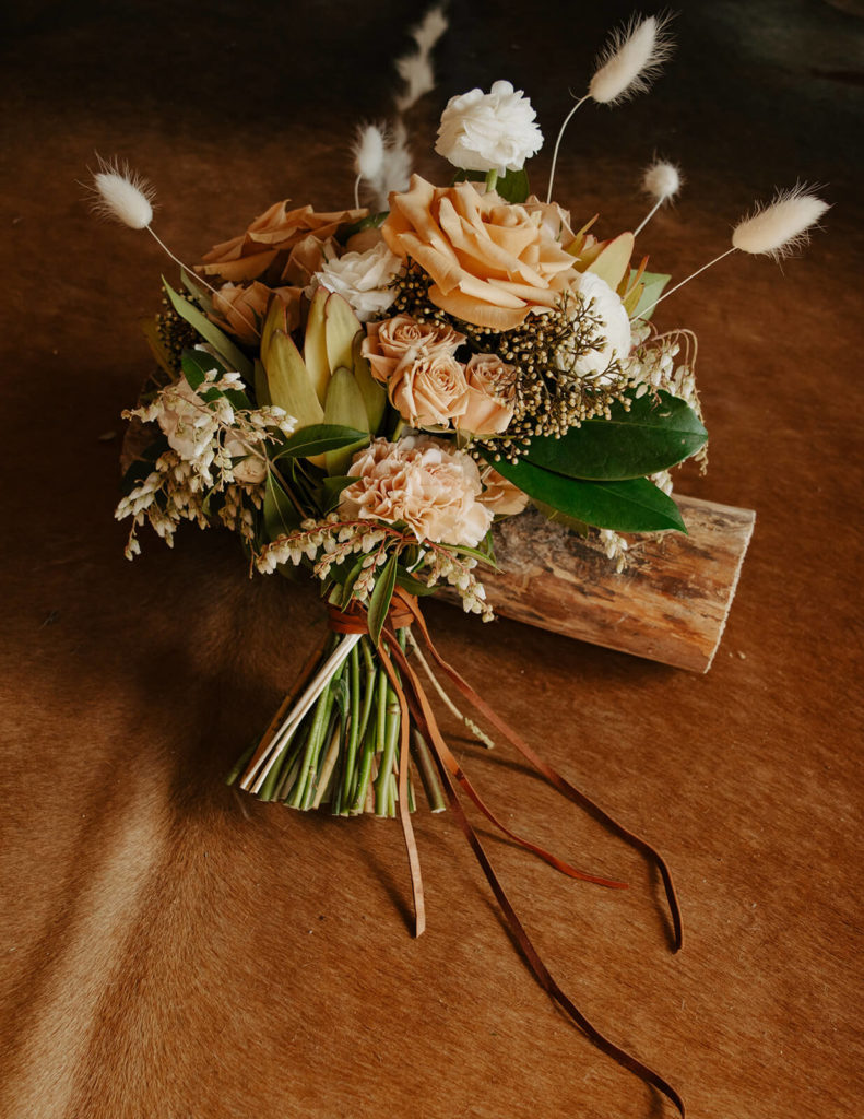 bouquet for winter wedding in wyoming