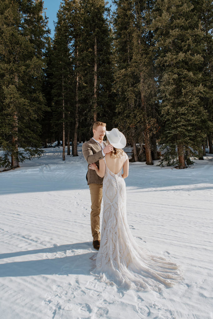 Snowy Winter Wedding Inspiration Image