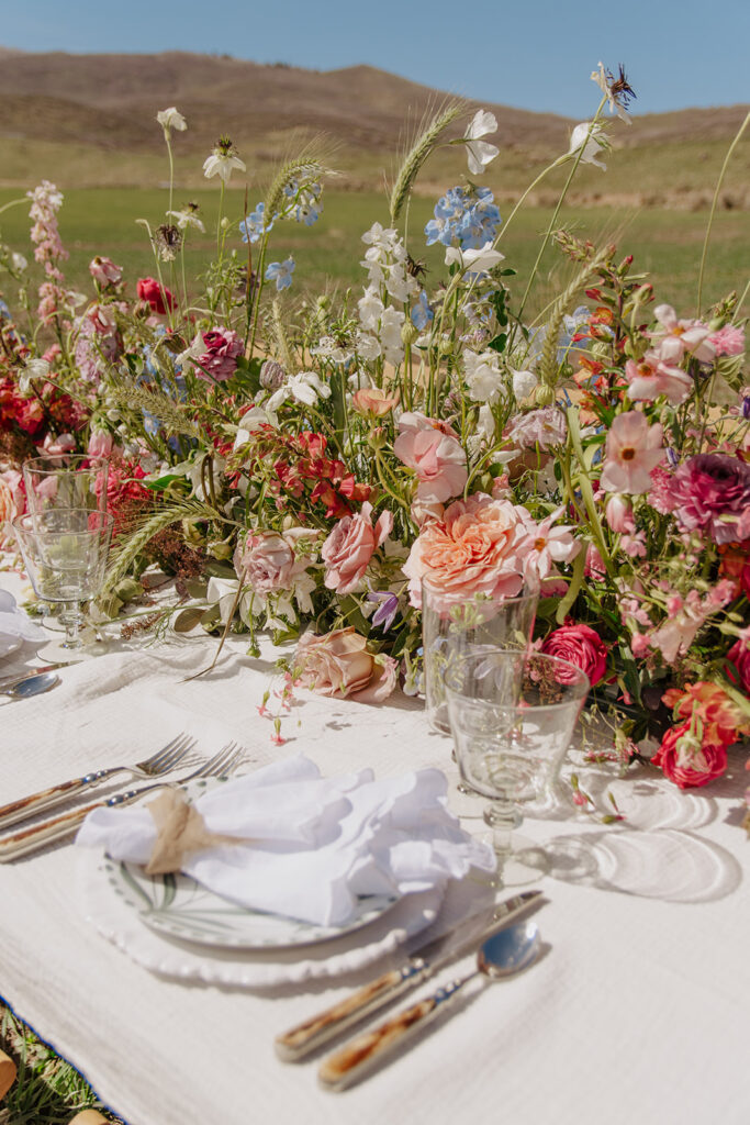 Luxury Wedding Florals for a Lodge at Blue Sky Wedding